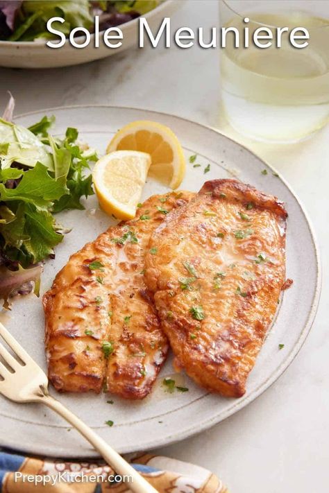 Sole Filet Recipe, Fish Fillet Sauce, Lemon Sole Recipes, Sole Fillet Recipes, Butter Lemon Sauce, Butter Fish Recipe, Sole Recipes, Filet Recipes, Sole Meuniere