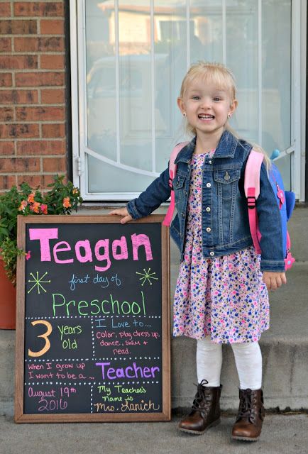 1st Day Of School Pictures, School Picture Ideas, 1st Day Of Preschool, First Day Of School Ideas, Back To School Photos, School Traditions, First Day Of School Chalkboard, Kindergarten Pictures, First Day Of School Pictures