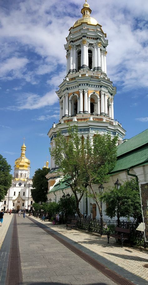 #Kyiv #Ukrain #Pechersk Lavra Ukraine Culture, Kyiv Ukraine, European Architecture, Notre Dame, Ukraine, Architecture, Building, Travel