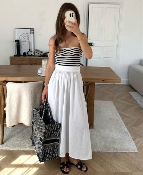 White A Line Skirt Outfit, Long White Skirt Outfit Summer, Outfit With White Skirt, A Line Skirt Outfits, French Inspired Fashion, White Skirt Outfits, White Linen Skirt, Midi Skirts Style, Skirt Outfit Summer