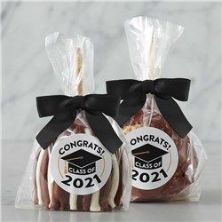 Graduation Caramel Apples | Graduation Gift Baskets | Mrs Prindables Graduation Gift Baskets, Caramel Apple Gifts, Dessert Table Graduation, Graduation Gift Basket, Graduation Candy Buffet, Graduation Party Desserts, Chocolate Caramel Apples, Graduation Food, Gourmet Caramel Apples