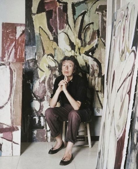 Lee Krasner Lee Krasner Paintings, Conference Pictures, Art History Books, Painter Fashion, Elaine De Kooning, Artist Space, Successful Artist, Artist Magazine, Lee Krasner