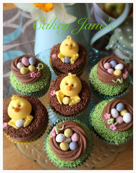 Paas Cupcakes, Easter Snack Ideas, Easter Cake Easy, Easter Cupcakes Easy, Easter Snack, Easter Cake Decorating, Easter Cups, Easter Party Food, Easter Cupcake