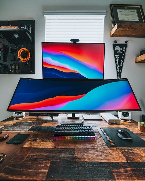 Best Pc Setup, Studio In Casa, Setup Inspiration, Computer Desk Setup, Gamer Setup, Home Studio Setup, Desktop Setup, Video Game Rooms, Best Pc