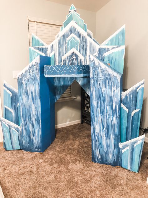 Castle Cardboard, Frozen Decor, Diy Frozen Castle Cardboard How To Make, Elsa Castle Diy, Frozen Castle Template, Diy Frozen Castle, Frozen Castle Printable, Frozen Castle Cardboard, Frozen Set Design