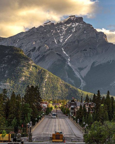 Banff National Park-Cascade Mountain towering over Banff Avenue.(Banff Alberta,Canada)by Cats Love Canada Best Time To Visit Banff, Banff Summer, Realtor Website, Banff Trip, National Park Pictures, Castle Layout, Banff Alberta Canada, Banff National Park Canada, Dream Holidays