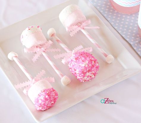 baby shower marshmallow pops | Adorable marshmallow pop rattles at a Gender Reveal ... | Party Plann ... Dipped Marshmallows, Marshmallow Desserts, Celebration Food, Gateau Baby Shower, God Daughter, Sprinkle Shower, Sprinkle Party, Baby Reveal Party, Shower Desserts