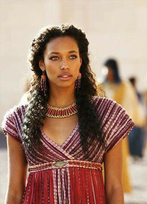 Character Inspiration, Fantasy character, novel inspiration Kylie Bunbury, Maia Roberts, Model Tips, Avan Jogia, Female Character Inspiration, African Beauty, 영감을 주는 캐릭터, Black Queen, Black Is Beautiful