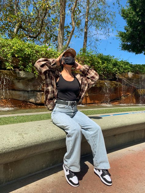 Outfits With Brown Flannel, Stage Haze Jordans Outfit, Light Brown Flannel Outfit, Brown Jordan 1 Outfit, Jordan 1 Mocha Outfit Women, J1 Outfit Women, Fall Outdoor Photoshoot, Jordans Outfit Women, Brown Flannel Outfit