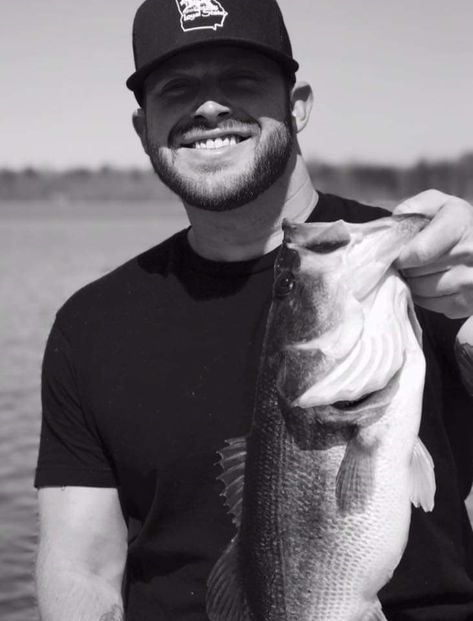 Fishy Jon Langston, Country Guys, Cole Swindell, Scotty Mccreery, Dream Future, Boy Celebrities, Man Crush Everyday, Country Men, Wedding Tattoos