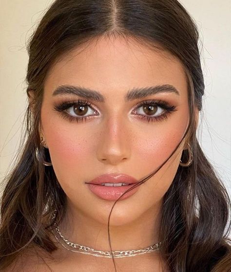 Bronze Makeup Look, Hazel Eye Makeup, Light Makeup Looks, Media Makeup, Glam Wedding Makeup, Wedding Makeup For Brown Eyes, Makeup For Hazel Eyes, Bridesmaid Hair Makeup, Formal Makeup