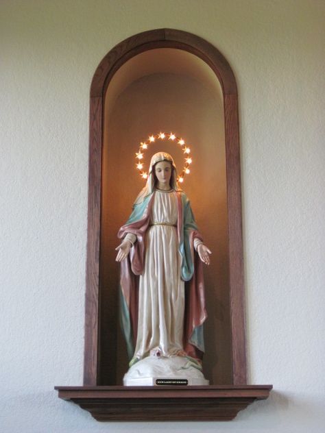 Blessed Mother at the Queen of Angels Chapel in Spicewood, Texas Virgin Mary Shrine, Spicewood Texas, Queen Of Angels, Altar Catholic, Home Altar Catholic, Shrines Box, Mary 1, Altar Design, Church Aesthetic