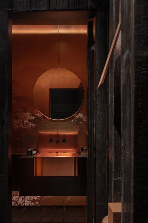 YinjiSpace - Resolute Space Design x MINKA Yun Japanese Restaurant Japanese Toilet Design, Vip Restaurant, Japanese Bathrooms, Japanese Restaurant Design, City Cafe, Japanese Bathroom, Black Cabin, Japanese Toilet, Restaurant Bathroom