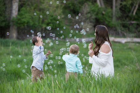 Baby Boy Photo Shoot Ideas, Mother Son Photos, Family Photo Outfits Winter, Mommy And Me Photo Shoot, Boy Photo Shoot, Mother Son Photography, Kind Photo, Baby Photoshoot Boy, Photos With Dog