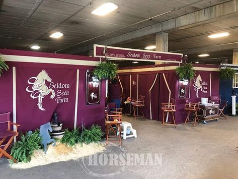 Horse Show Stall Decorations, Halloween Horse Stall Decorations, Horse Stall Lighting, Standing Stalls For Horses, Horse Stall Decorations, Horse Bedding Stalls, Stall Decorations, Tack Rooms, Horse Stall