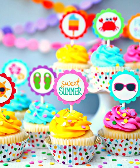 Beach Ball Cupcakes, Summer Themed Cupcakes, Cupcake Toppers Free Printable, Cupcake Topper Ideas, Summer Cupcake, Cupcake Toppers Template, Cupcake Toppers Free, Summer Cupcakes, Cupcake Decor