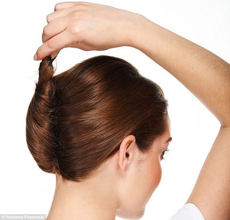 FEMAIL shows you how to do... the French Twist | Daily Mail Online Hair Bun Pictures, French Twist Short Hair, French Bun, Sanggul Modern, French Twist Hair, Bun Maker, Hair Upstyles, Up Dos For Medium Hair, Twist Hair