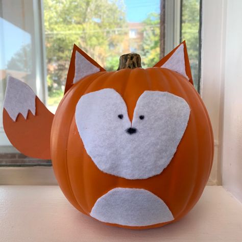 Fox Pumpkin Painted, Diy Pumpkins Painting, Book Character Pumpkins, Halloween Pumpkin Diy, Pumpkin Cravings, Cute Pumpkin Carving, Character Pumpkins, Spooky Food, Pumpkin Contest