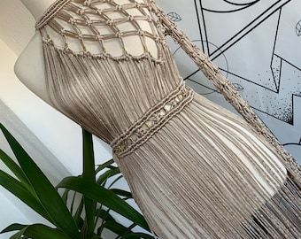 Art Macramé, Macrame Clothes, Macrame Knots Tutorial, Makramee Diy, Macrame Dress, Estilo Hippie, Macrame Patterns Tutorials, Macrame Ideas, Macrame Knots