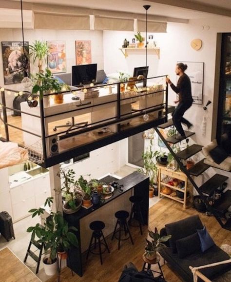 Lots Of Plants, Interior Minimalista, Loft Interiors, Loft Design, Loft Apartment, Cool House Designs, Home Design Decor, Cheap Decor, Tiny House Design