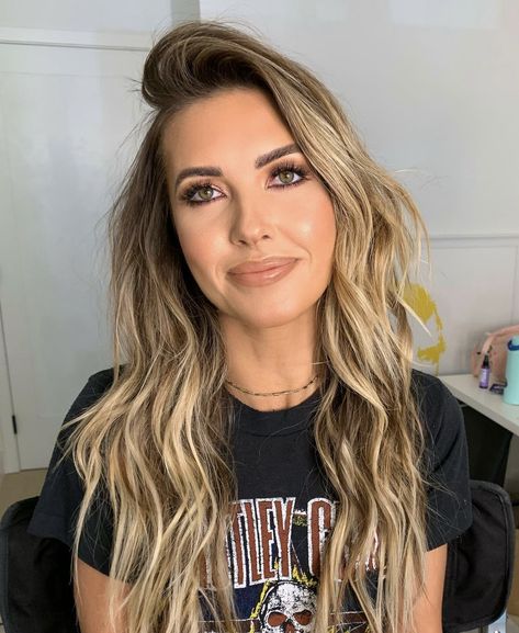 Emma Willis Hair, Audrina Patridge Hair, Emma Willis, Audrina Patridge, Liquid Highlighter, Flawless Face, Hair Color And Cut, Dark Blonde, Hair Envy