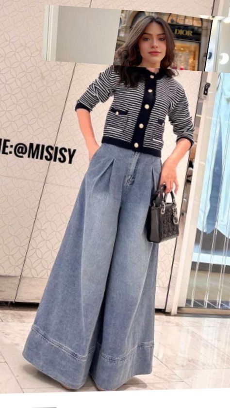 Denim Palazzo Pants Outfit, Denim Palazzo Pants, Denim Palazzo, Palazzo Pants Outfit, Palazzo Pants, Pants Outfit, Skirt Pants, Denim Fashion, Chic Outfits