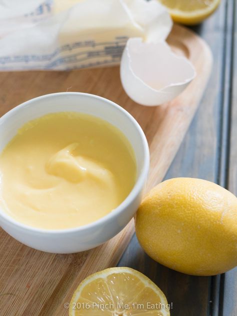 This easy Hollandaise sauce recipe doesn't require a blender, a double boiler, or constant whisking. If you want a thick, creamy, and tangy sauce that's easy to make and an easily-scalable recipe that's a cinch to memorize, give this one a shot! | www.pinchmeimeating.com Holondaise Sauce, Easy Hollandaise, Easy Hollandaise Sauce, Recipe For Hollandaise Sauce, Stove Top Recipes, Sauce Hollandaise, Hollandaise Sauce, Double Boiler, Lemon Curd