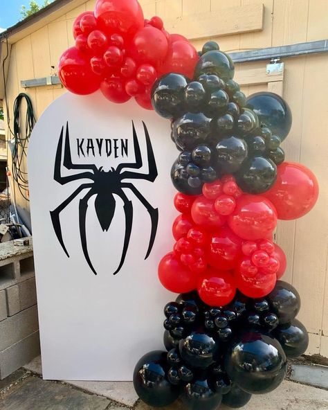 Spiderman Decor, Red Black White Balloons Decoration, Red White And Black Balloon Arch, Red And Black Balloon Arch, Red And Black Balloons, Red Black And White Balloons, Black And Red Baloons Decoration, Balloon Arch Red Black White, Spiderman Balloon