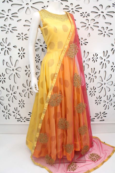 Orange Contrast Colors, Yellow Contrast Color Dress, Outfit Indian, Long Gown Dress, Long Dress Design, Salwar Kamiz, Indian Gowns Dresses, Silk Outfit, Kurti Designs Party Wear