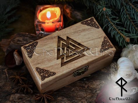 Valknut Box, Viking Runes Box Norse Decor, Tarot Box, Viking Altar Norse Mythology Asatru Keepsake Box Jewelry Box Wicca Pagan Viking Altar, Norse Decor, Rune Viking, Inca Tattoo, Viking Decor, Elder Futhark Runes, Norse Runes, Celtic Dragon, Etsy Ideas