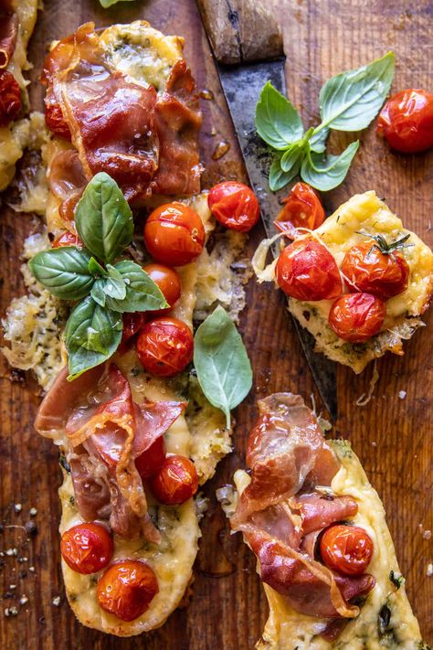 Baked Gruyère Tomato Bruschetta | halfkabedharvest.com Baked Gruyere Half Baked Harvest, Lake Foods, Caprese Garlic Bread, Summer Appetizers, Half Baked Harvest Recipes, Winter Picnic, Unique Dinner Recipes, Friends Dinner, Tomato Bruschetta