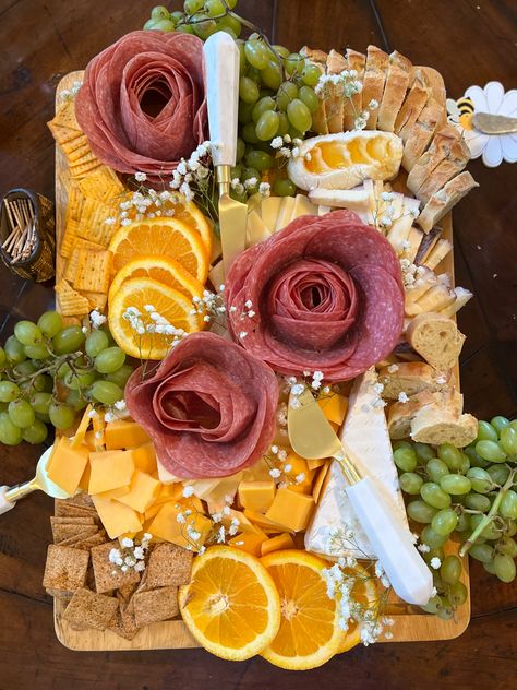 Cutie Charcuterie Board, Charcuterie Board With Oranges, Daisy Charcuterie Board, Peach Charcuterie Board, Orange Theme Charcuterie Board, Lemon Charcuterie Board, Citrus Charcuterie Board, Floral Charcuterie Board, Charcuterie Board With Flowers