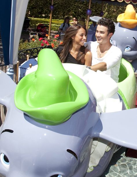 Kevin and Danielle Jonas shared a seat on the Dumbo ride in April 2011 Lauren Turner, Kristen Bell And Dax, Danielle Jonas, Disney World Halloween, Pictures Of Celebrities, Relationship Astrology, Photos Of Celebrities, Freddie Prinze, Kelly Osbourne