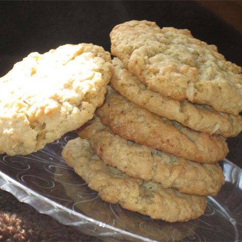 10181 Ranger Cookies I Ranger Cookies Recipe Oatmeal, Ranger Cookies Recipe Rice Krispies, Ranger Cookies Recipe, Ranger Cookie, Ranger Cookies, Cereal Flavors, For Ranger, Classic Cookies Recipes, Cookies Bars