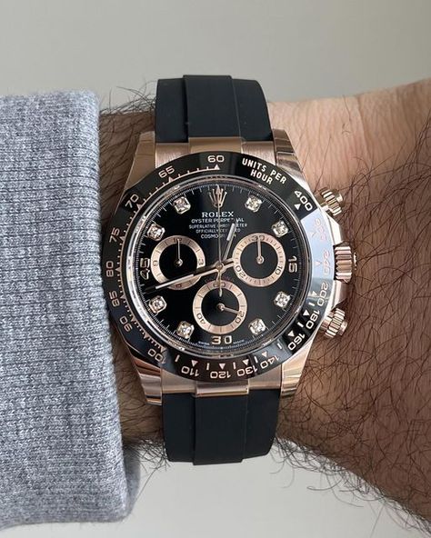 @german.watchguy on Instagram: "Generally a fan of bright dials but this Diamond Index Black dial on the 116515 RG case is working rather well. However Sundust + Baguettes for the win! What’s your favorite combination? . . . . . #wristshot #rolex #daytona #rolexwatch #rolexfamily #watchpassion #chronograph #audemarspiquet #116515 #116505 #watchnerd #watchaddict #watchlovers #armbanduhr #menaccessories #watchenthausiast #rolexpassion #rolexhk #rolexdaytona #116500" Wrist Candy, Rolex Daytona, Accessories Fashion, Peaky Blinders, Mens Accessories Fashion, A Fan, Rolex Watches, Jaeger Watch, Men Fashion