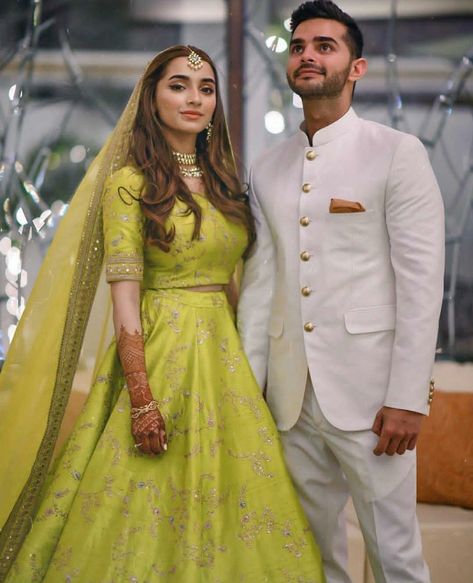 The engagement ceremony is one of the most important pre wedding function and you do want to look your best on this day! #outfits #coupleoutfits #indiancoupleoutfits #indiancoupleoutfitideas #engagement #engagementceremony #engagementceremonyindian #indianoutfits #bridaloutfits #sherwani #sangeetoutfits #traditionalindian #engagementoutfitsindiancouple Engagement Outfit Ideas Indian Women, Natasha Khan, Lehenga Color Combinations, Engagement Dress For Groom, Engagement Dress For Bride, Reception Outfits, Indian Engagement, Groom Dress Men, Mehndi Dress