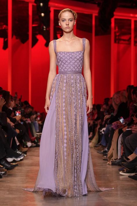 Elie Saab Spring Summer 2024 Haute Couture Fashion Show Fashion Creator, Elie Saab Spring, Moda Outfit, Purple Outfits, Couture Week, Spring Summer 2024, Elie Saab, Couture Collection, Purple Dress