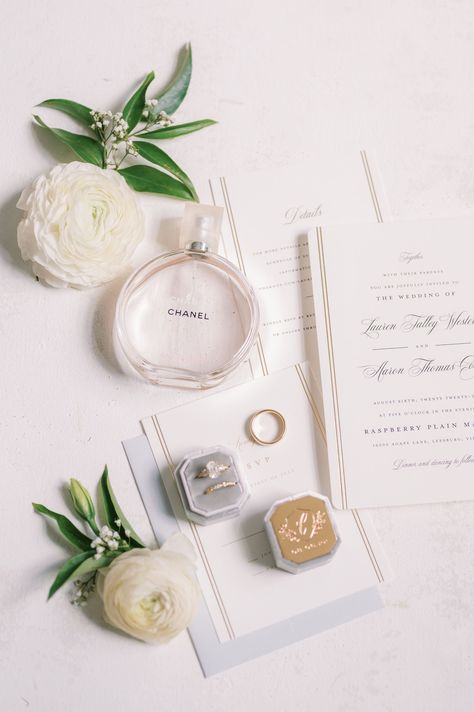 Flat Lay Wedding Photography, Wedding Flat Lay, Aesthetic Perfume, Flat Lay Inspiration, Wedding Flats, Flat Lays, Photo Idea, Box Ideas, Styled Shoot