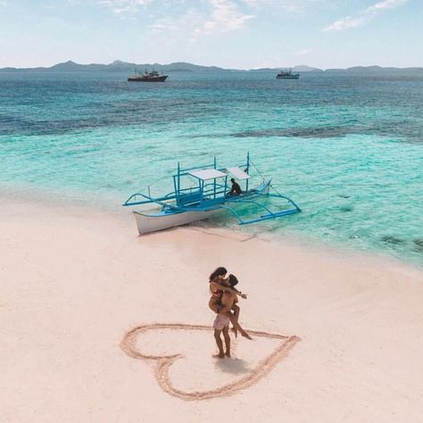 Hippie ☮ Travel 🌍 Inspiration💫 on Instagram: “Tag Your Lover ❤❤⠀ Follow👉@travelinghippievibes for more!⠀ _⠀ 📷@explorerssaurus_ ⠀” Siargao Island, Honeymoon Pictures, Maldives Honeymoon, Honeymoon Photos, Beach Video, Honeymoon Spots, Couples Vacation, Fotos Goals, Drone Photos