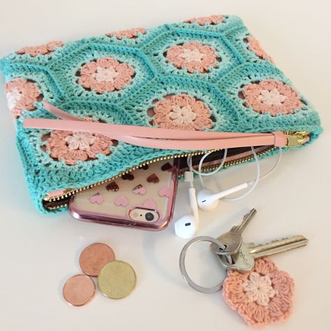 Crochet Together, Granny Square Purse, Clutch Pattern, Square Purse, Yarn Wall, Crochet Pouch, Crochet Hexagon, Crochet Clutch, Crochet Handbags Patterns