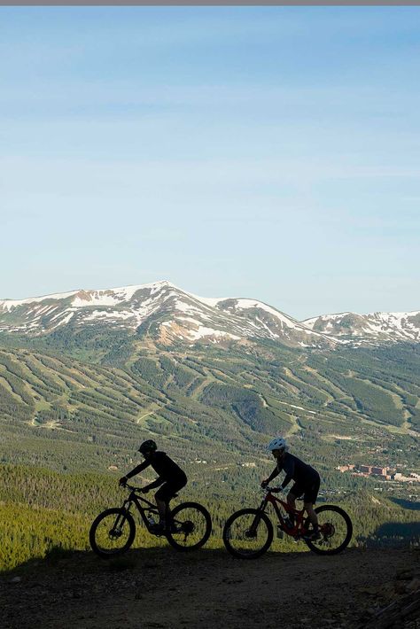 Breckenridge Colorado transforms into a biking mecca during the summer. Experience some of the best riding in the Rocky Mountains for road bikers, mountain bikers and those just out to enjoy the ride. Mountain Biking Aesthetic, Bike Road Trip, Cycling Aesthetic, Biking Aesthetic, Summer In The Park, Mountain Bike Riding, Mountain Biking Photography, Road Biking, Bike Trip