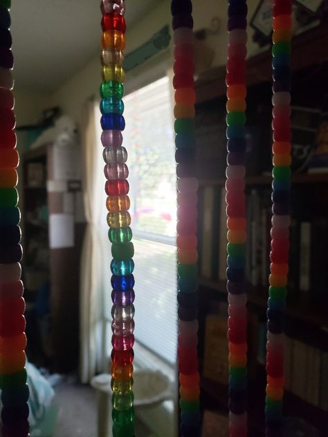 bead curtain craft, room decor, cool room Kandi Room Decor, Diy Beaded Curtain, Bead Curtain, Cool Room, Future Room, Craft Room Decor, Beaded Curtains, Upcycled Crafts, Door Curtains