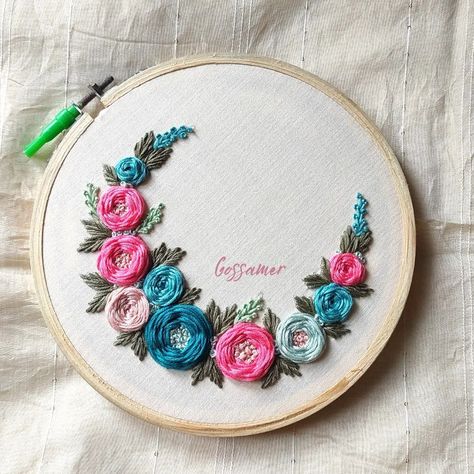 Embroidery Hoop Flower Design, Half Moon Embroidery, Woven Rose Embroidery Design Patterns, Woven Rose Embroidery Design, Embroidery Hoop Patterns, Embroidery Hoop Designs, Embroidery Calendar, Moon Embroidery Pattern, Moon Embroidery Design