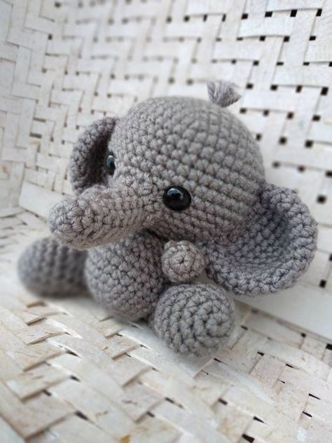 Amigurumi pattern Gray Yarn Crochet Ideas, Grey Crochet Plushies, Grey Crochet Ideas, Grey Amigurumi, Crochet Amigurumi Elephant, Crochet Patterns Toys, Jungle Elephant, Whimsical Crochet, Friends Crochet