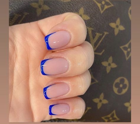 Color French Tip, Ongles Gel French, Blue French Tip, Blue Gel Nails, Unghie Sfumate, Beauty Nails Design, Short Coffin Nails, Edgy Nails, Minimal Nails