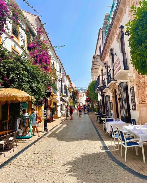 Marbella old town street view image with coffee shops and restaurants Marbella Aesthetic, Old Town Aesthetic, Marbella Old Town, Brasil Aesthetic, Spain House, Minecraft Things, Spain Trip, Spain Aesthetic, Mediterranean Summer