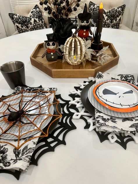 Halloween Table Decorations, Halloween Table, Paper Plate, Jack Skellington, Place Settings, Spider Web, Paper Plates, Table Decor, Tablescapes