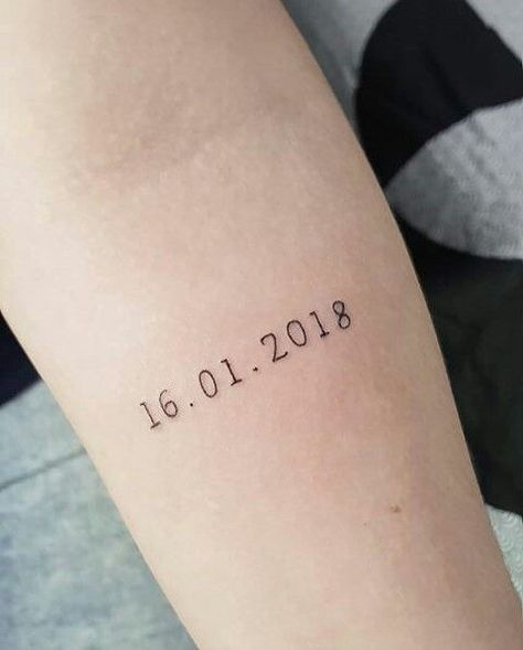 Tatoos Date, Date Of Birth Tattoos Children, Tattoo Datum, Tattoo Date, Tattoos Quote, Datum Tattoo, Tattoo Ideas Minimalist, Date Tattoo, Minimalist Tattoo Meaning