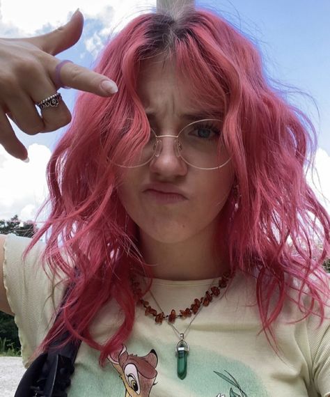 Light Pink Hair Brown Roots, Grown Out Colored Hair, Pink Hair On Pale Skin, Curly Pink Hair Aesthetic, Face Claims Pink Hair, Pink Medium Length Hair, Pink Hair Dye Ideas Brunettes, Grown Out Dyed Hair, Curly Hot Pink Hair