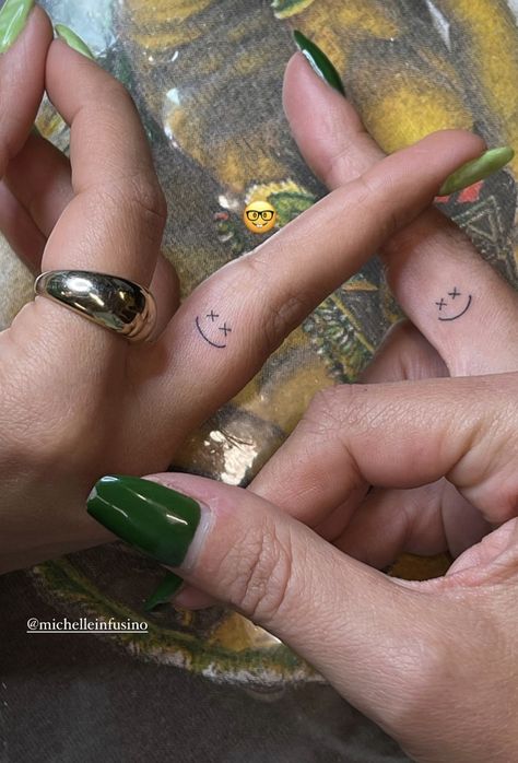 Small Tattoos Best Friends Simple, Funny Matching Tattoos For Siblings, Finger Tattoos Friends, Best Friend Hand Tattoos, Three Person Tattoo, Best Friend Tattoos Small Unique, Side Finger Tattoos, Matching Tattoos For Siblings, Matching Bff Tattoos